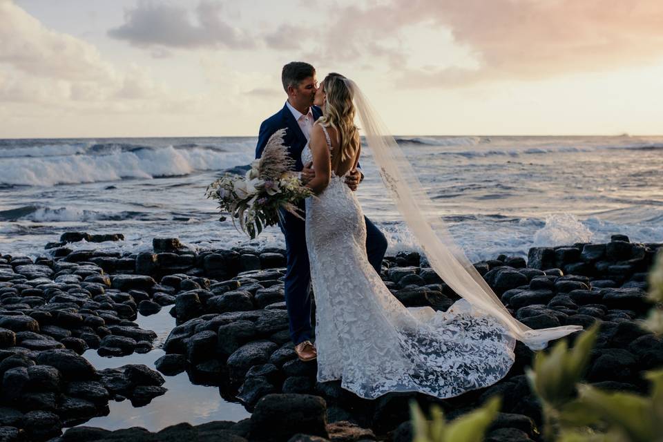 hawaii beach house wedding