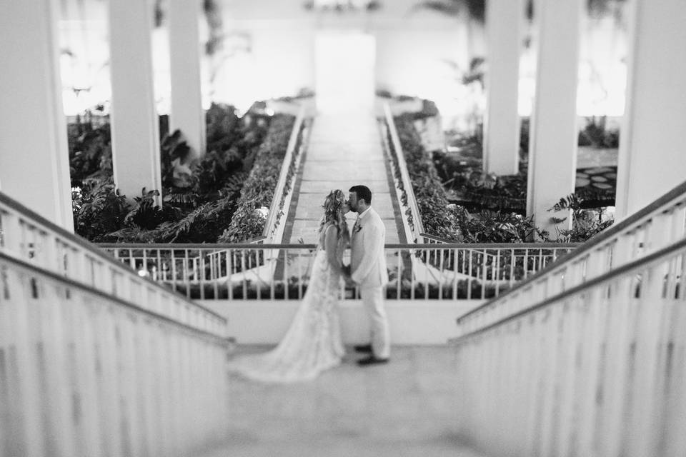 Bride and groom Hawaii oahu