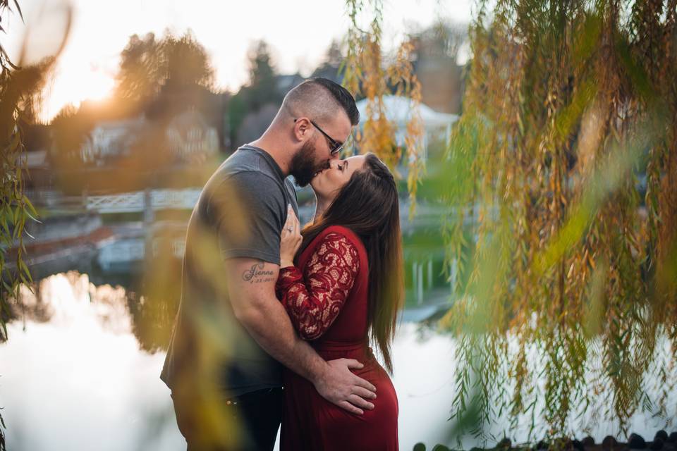 Kiss by the water