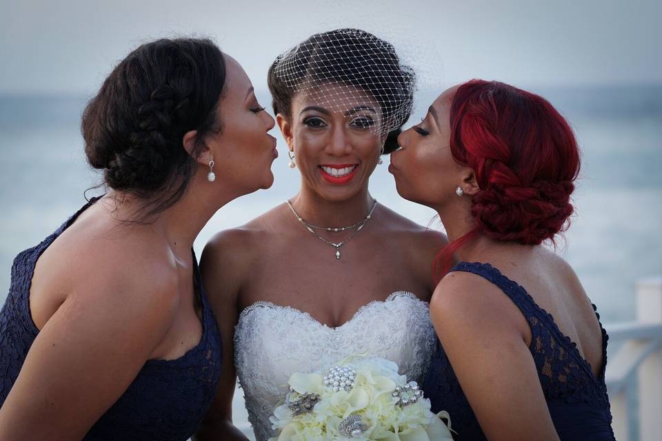 Friendship kiss