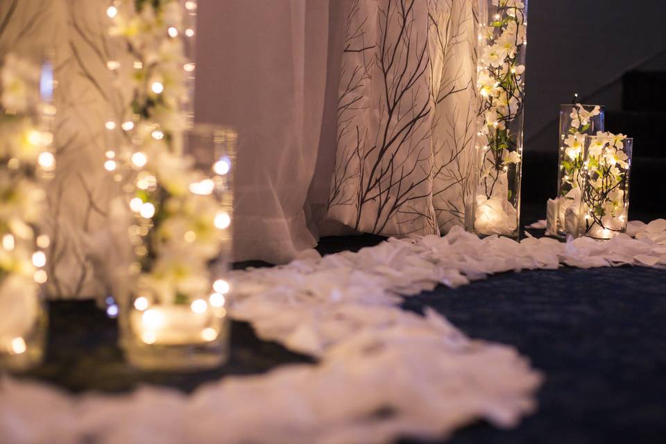 Floral arch decor