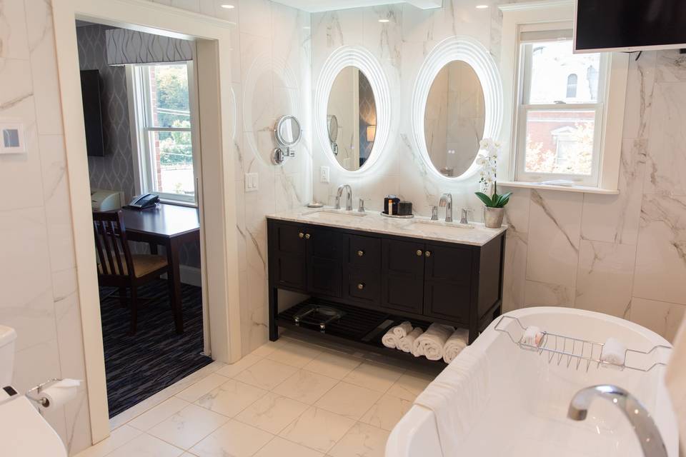 Suite Spa Bathroom