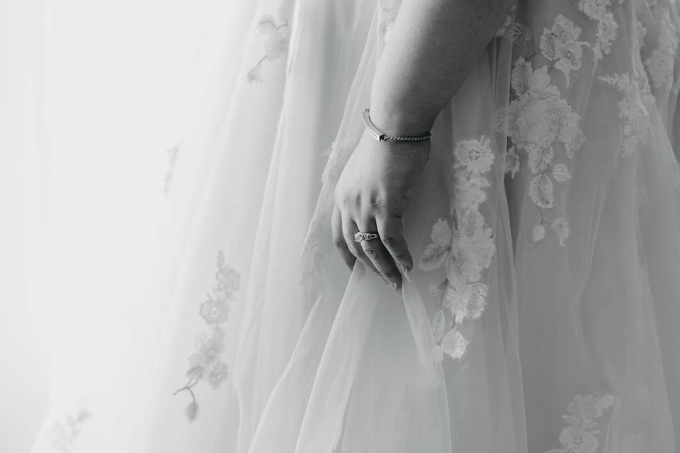 Bride detail picture