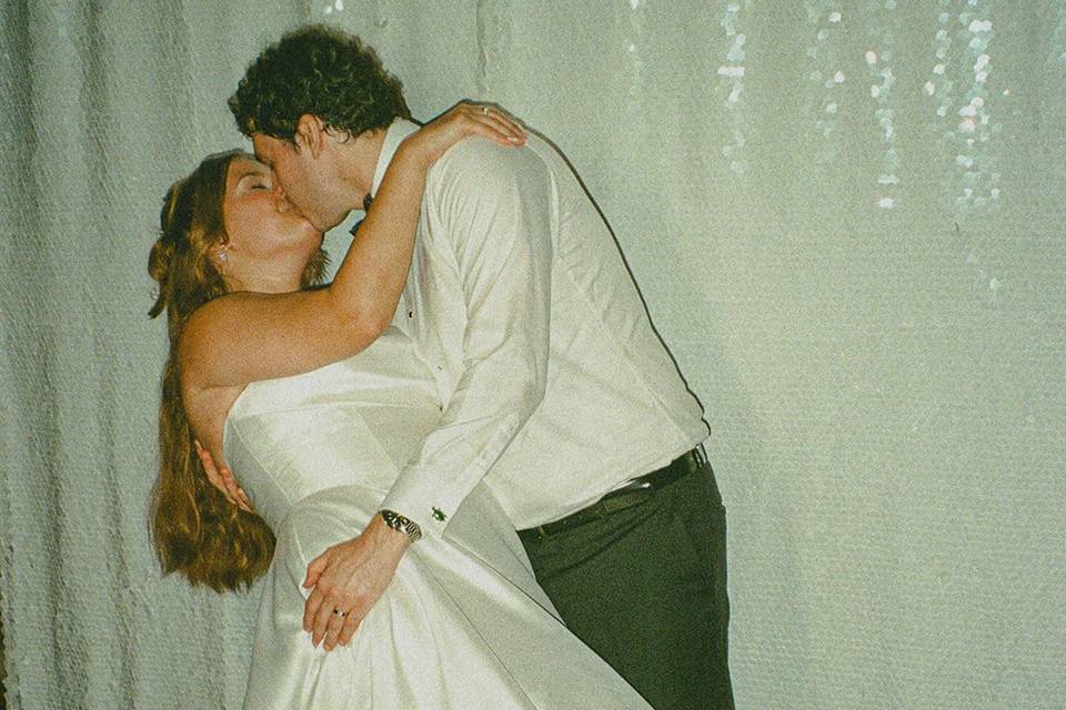 35mm film couple kiss