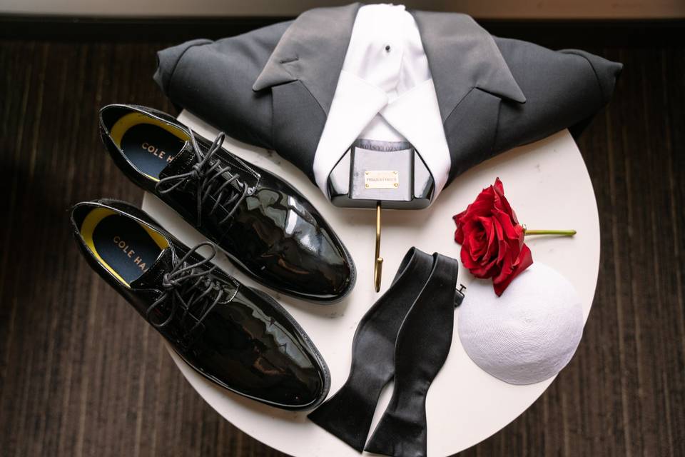 Detailed groom yarmulke
