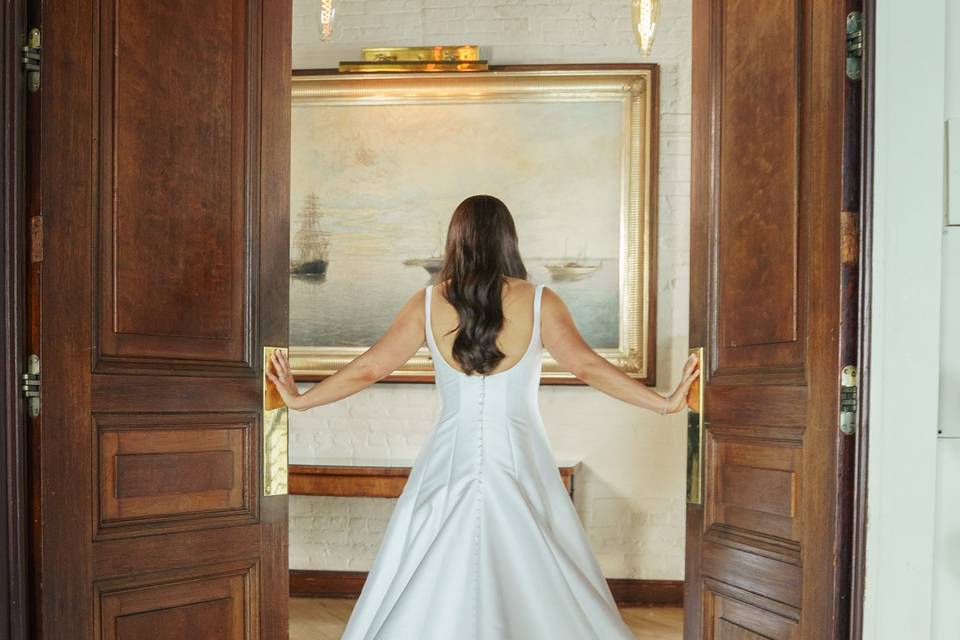 Bride train drags