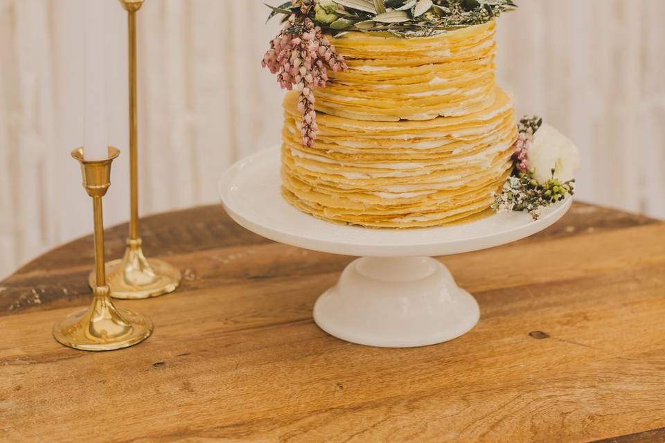 Rustic barrel wedding cake