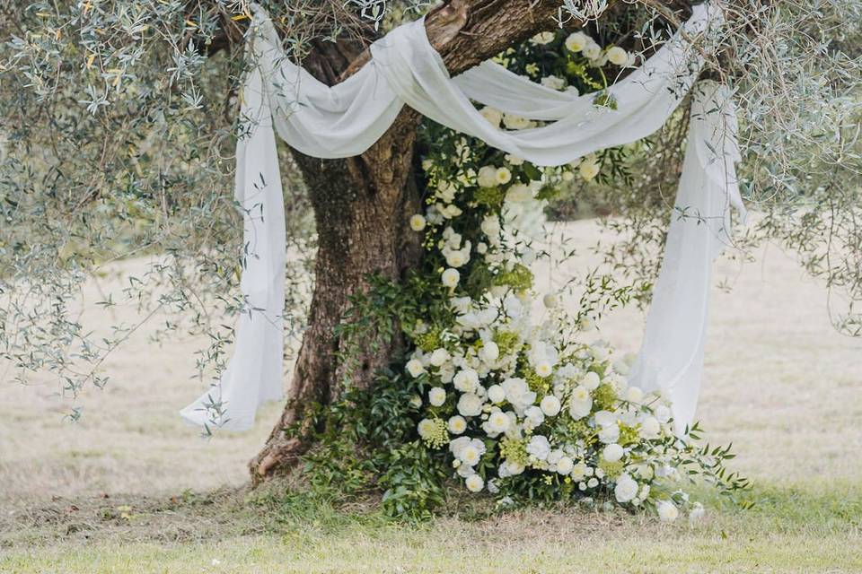 Wedding ceremony decor