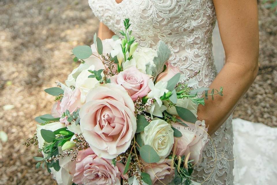 Blush bridal bouquet