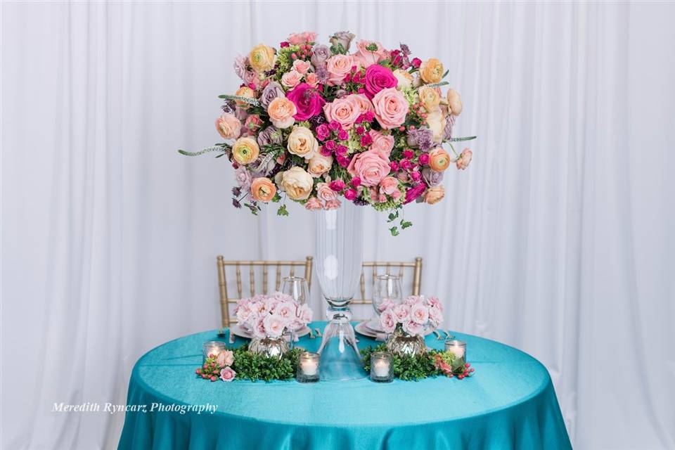 Bright centerpiece