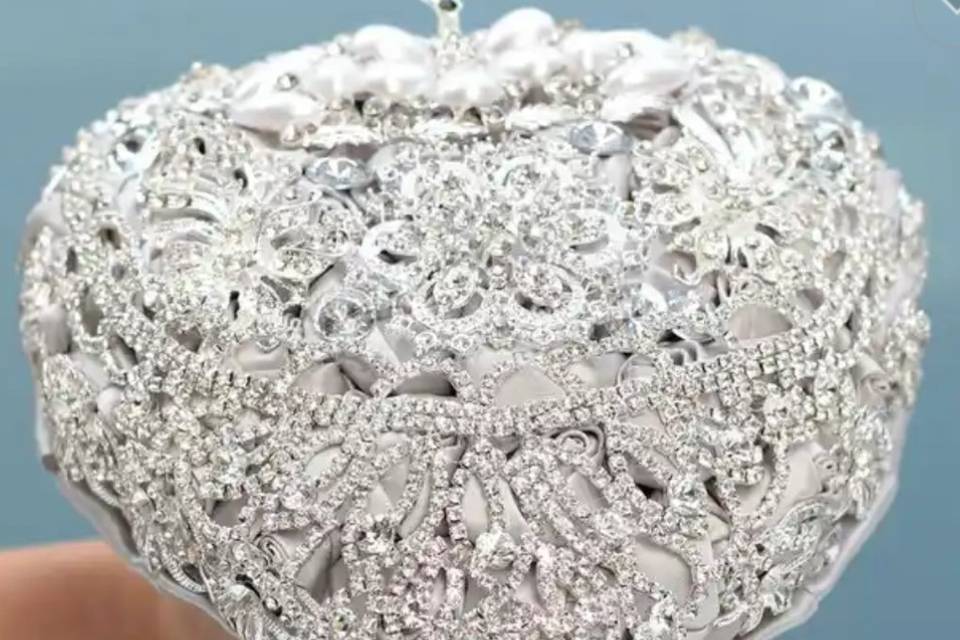 Broach bouquet