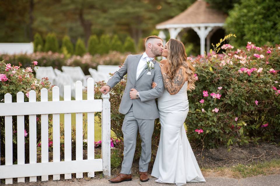 Bride & Groom at Gazebo