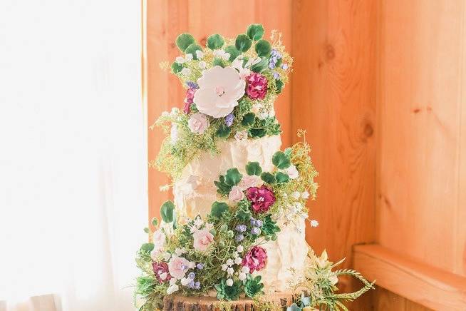 Rustic barn wedding cake