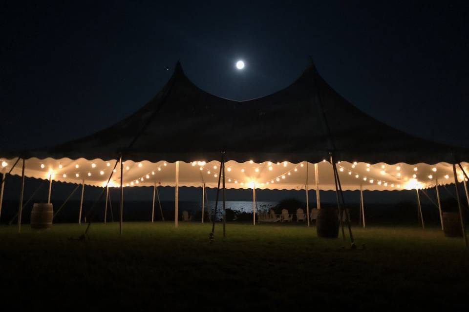 The Elope-tent at night