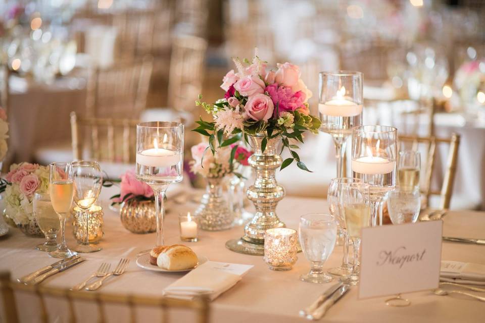 Table setting and decor