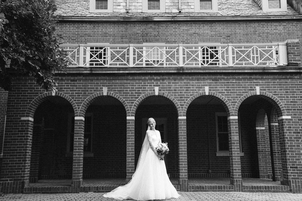 Bridal portrait Dearborn Inn