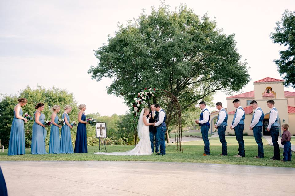 Tree wedding ceremony