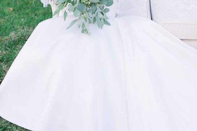 Bride holding her bouquet