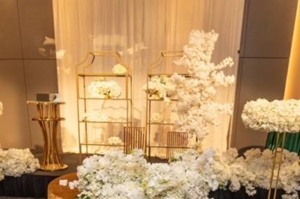 Modern Floral Centerpieces