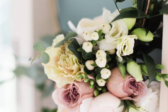 Unique hoop bouquet
