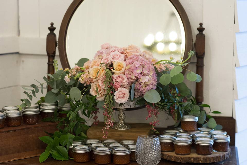 Wedding favors & florals