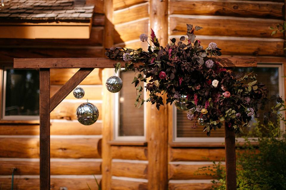 Our wooden arch to decorate