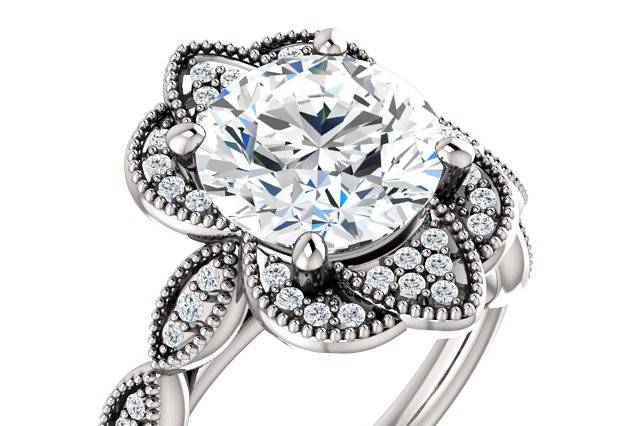 Round engagement ring