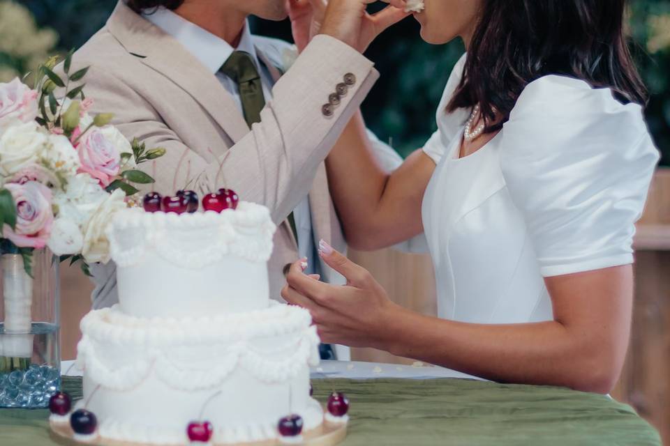 Cutting the cake