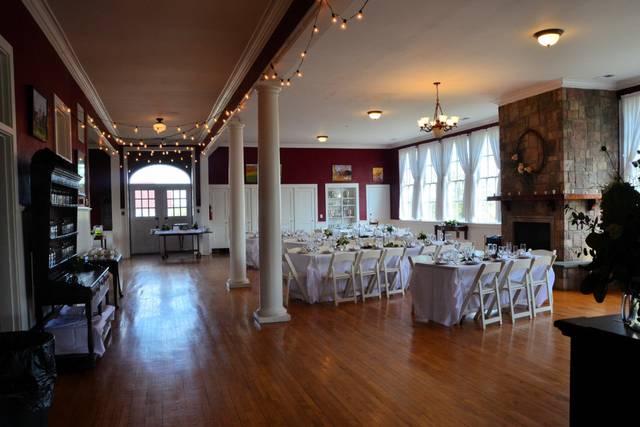 Wide view if main room