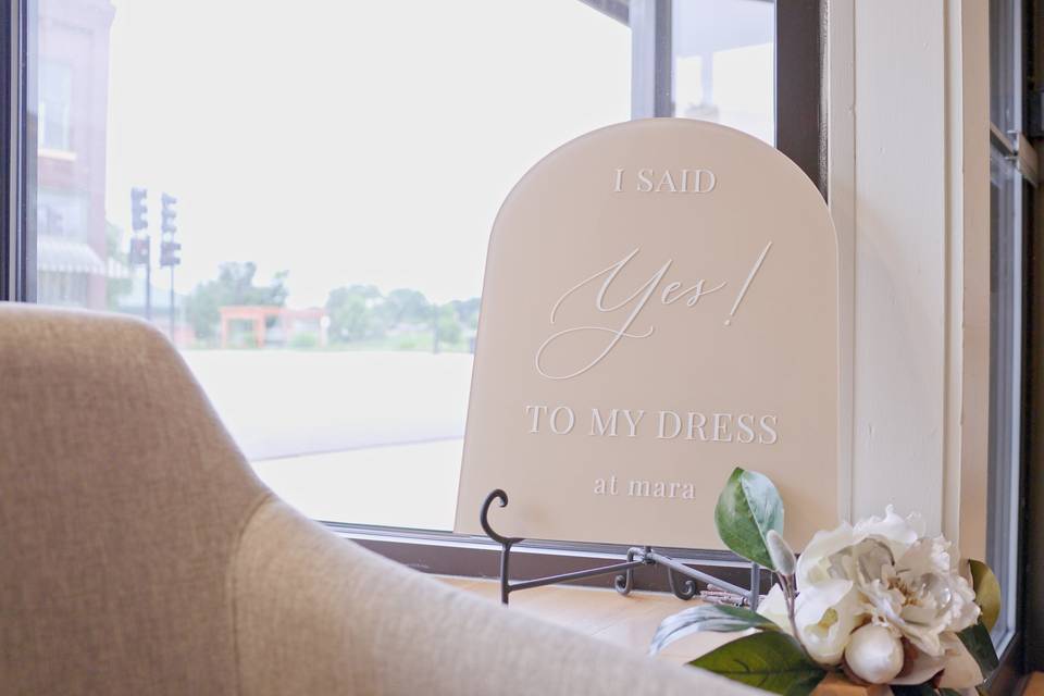 Yes to the dress sign