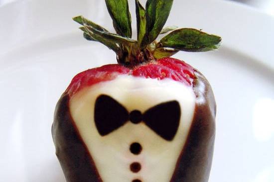 Strawberries Dipped In Chocolate Tuxedo