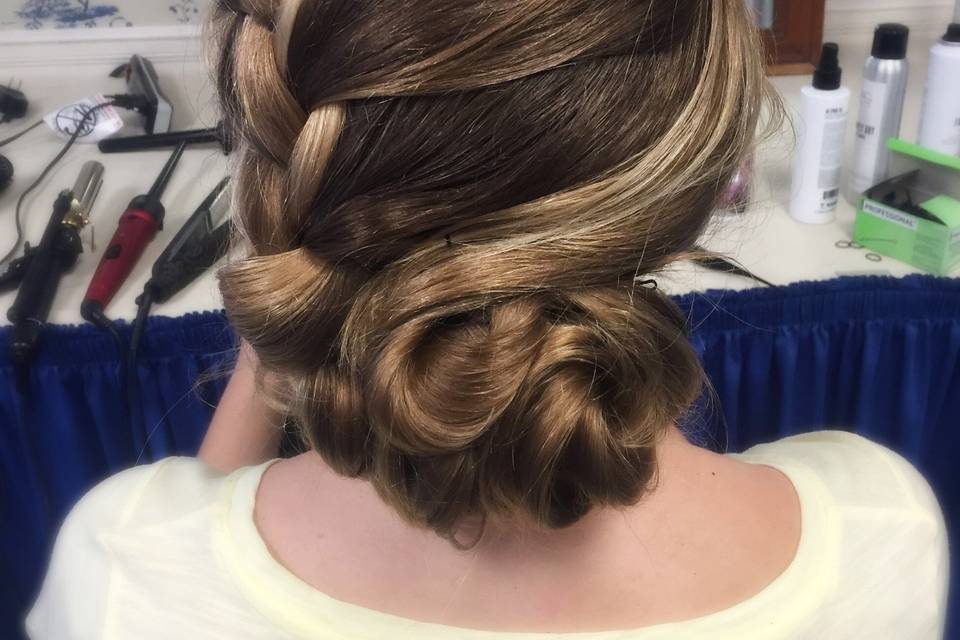 EAhairstyling by Lizzy Esposito