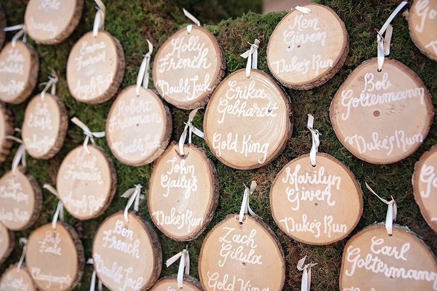 Custom log escort cards