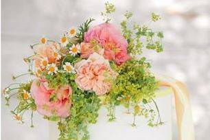 Wedding cake with flowers