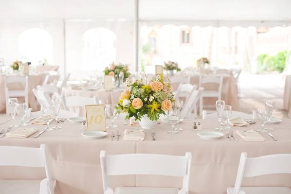 White round table setup