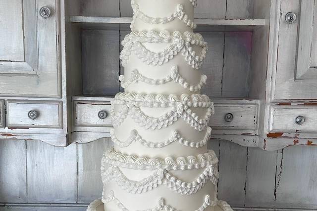 Custom Wedding cakes Downey