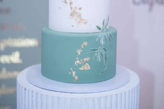 Engagement cake in Los Angeles