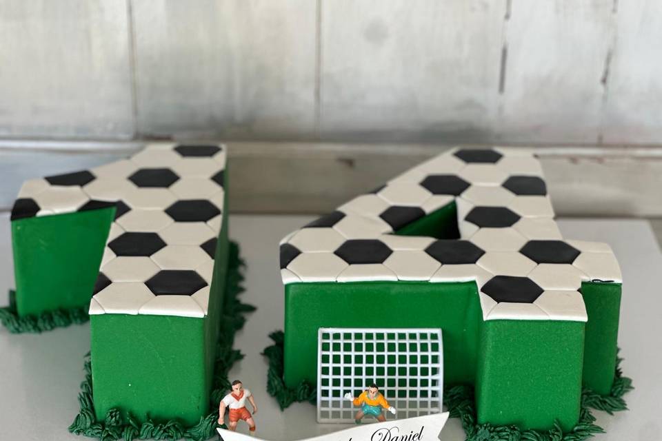 Custom cakes in Woodland Hills