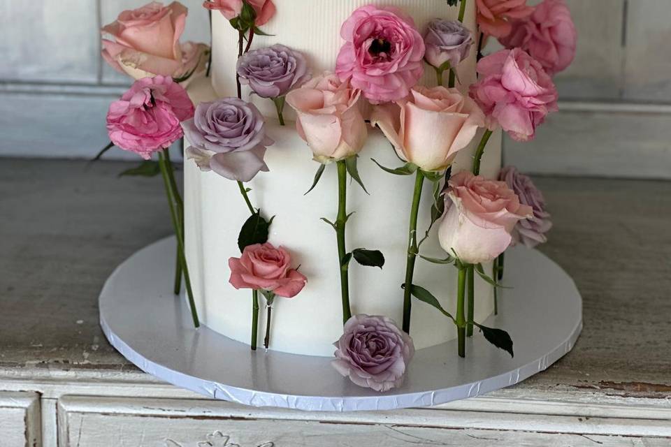 Custom cakes near The Majestic