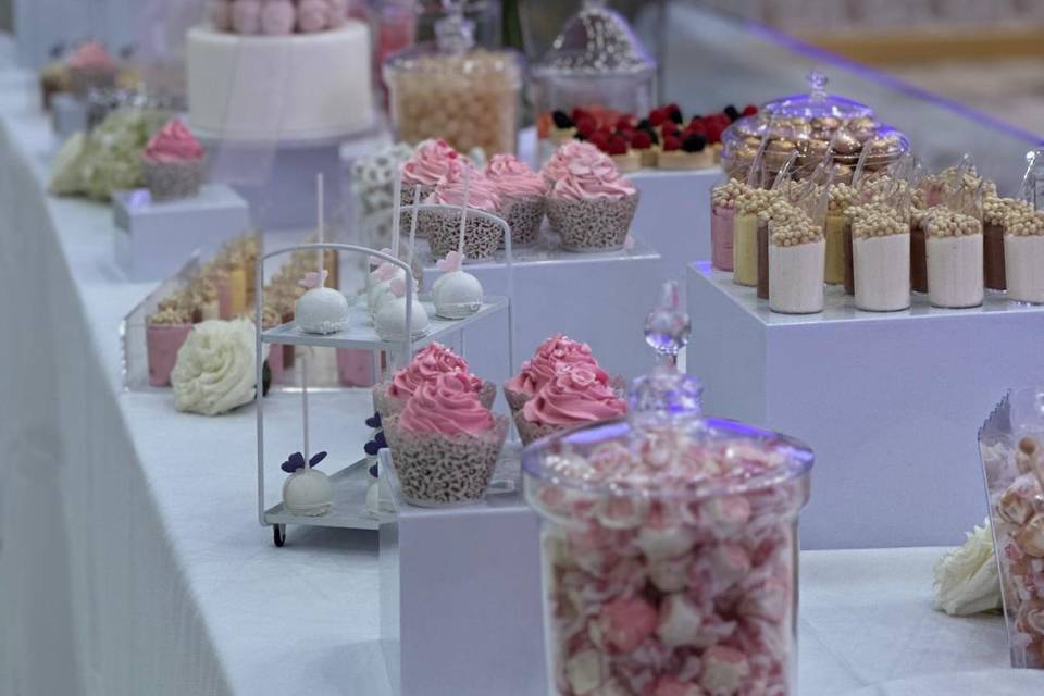 Custom Cakes near Monrovia, CA