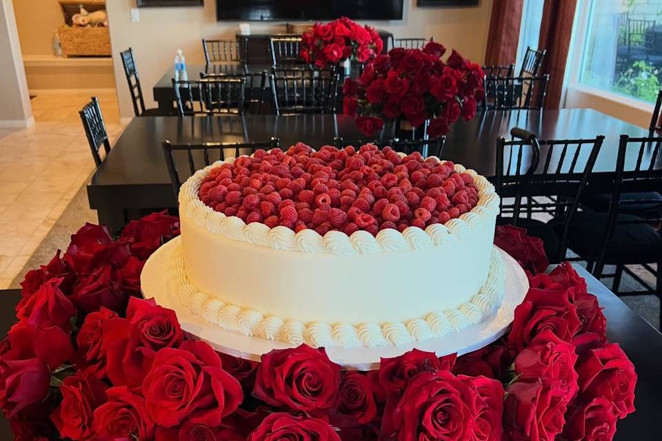 Custom cakes Montrose