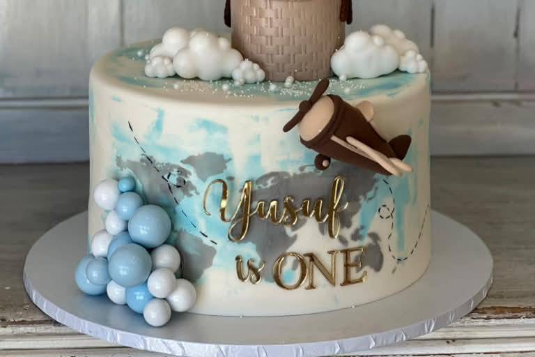 Custom cakes La Crescenta