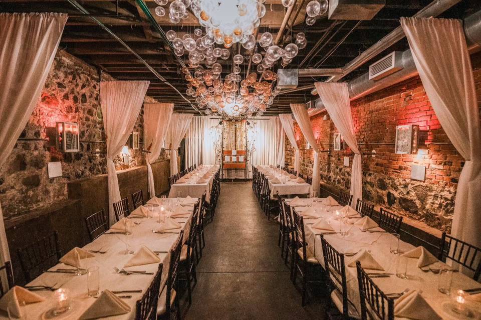 Vinology Wine Bar and Restaurant