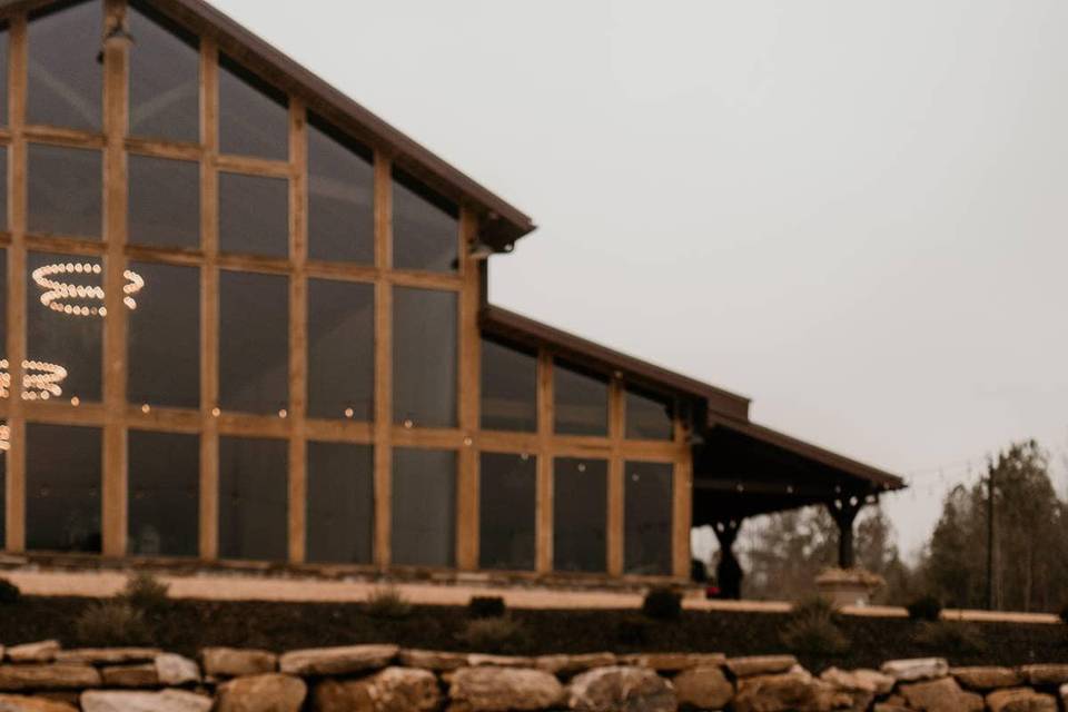Outdoor pews