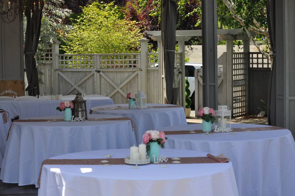 Pavilion banquet seating