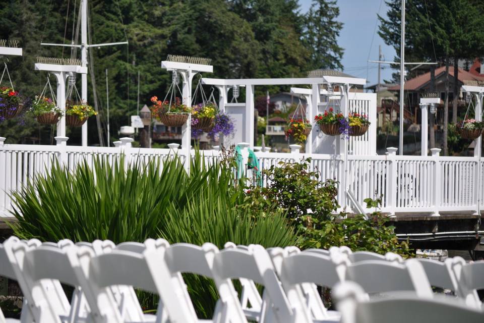 Outdoor ceremony seating