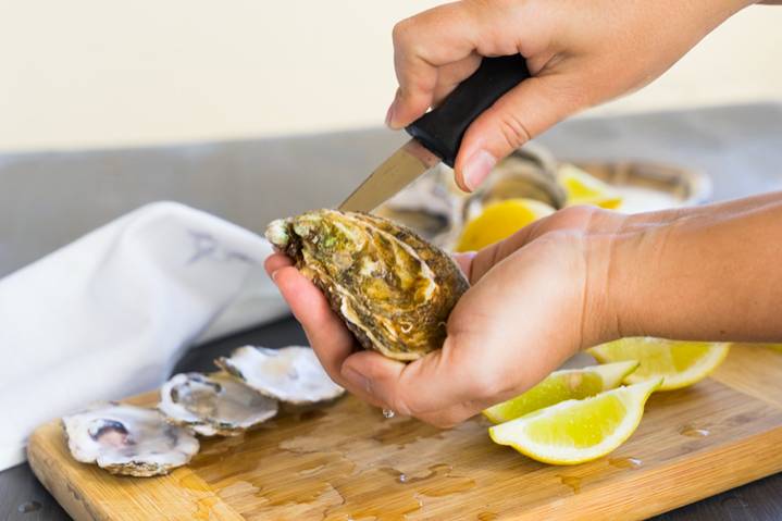 Shucking Oyster