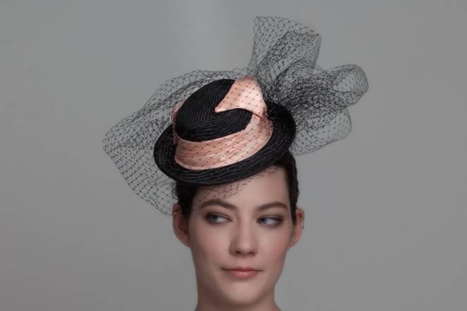 parasisal hat with silk trim and veiling