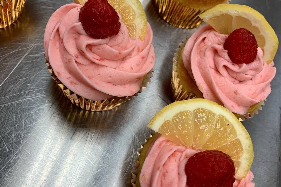 Raspberry lemonade cupcakes