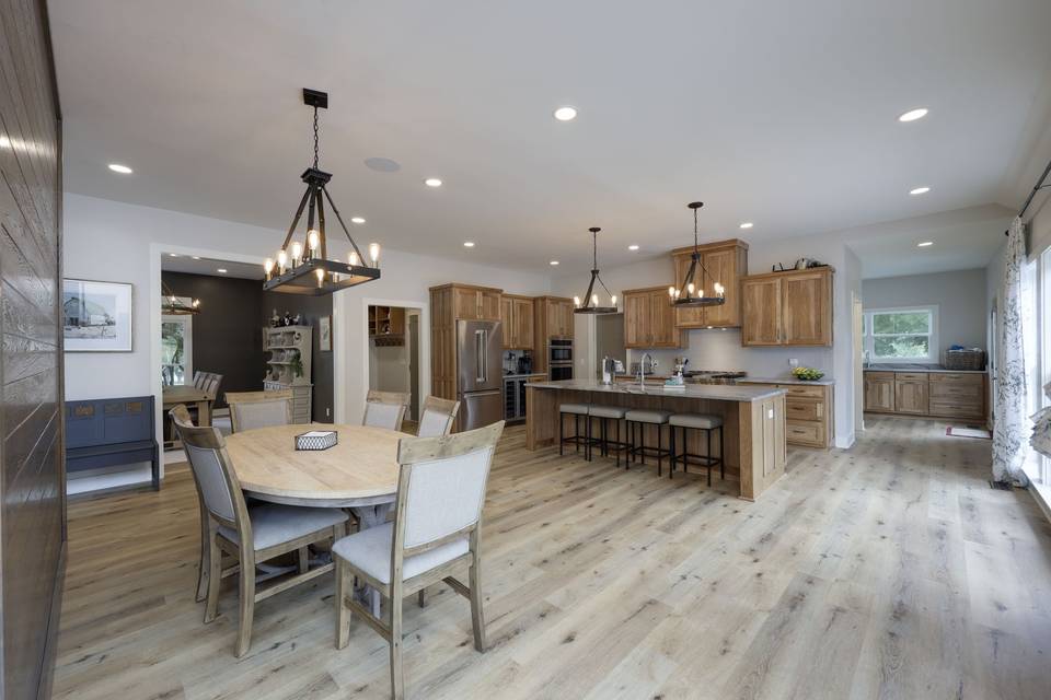 Kitchen dining area